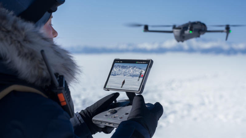 DJI представила свой лучший потребительский дрон Mavic 4 Pro с тройной камерой и ценой от €2099