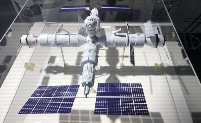 Госкорпорация «Роскосмос» будет развивать космический туризм на базе Российской орбитальной станции