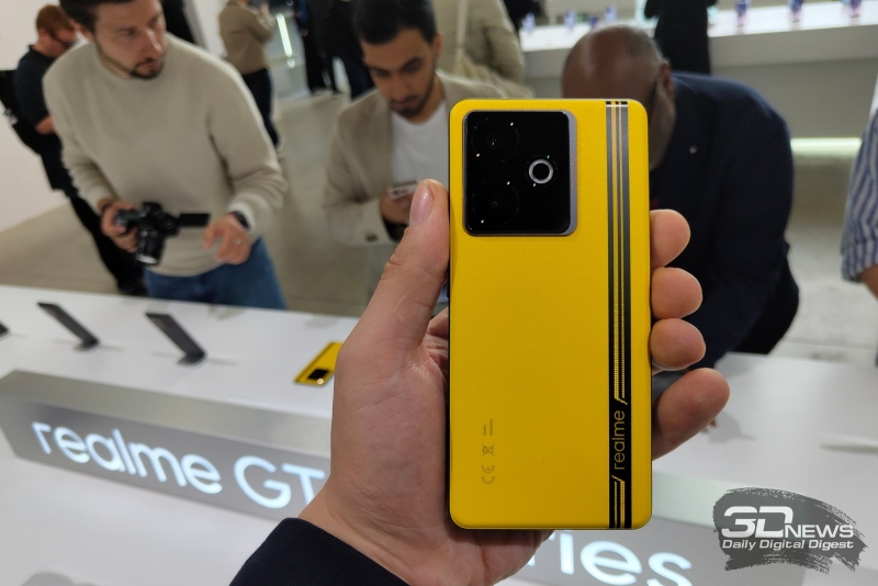 В России дебютировал флагман Realme GT 7 по цене от 60 000 рублей, а также более доступный GT 7T